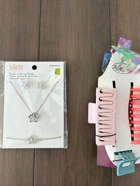 🌞 Sale 3 for $15 Hair Clips and Flower Jewelry Set/ new